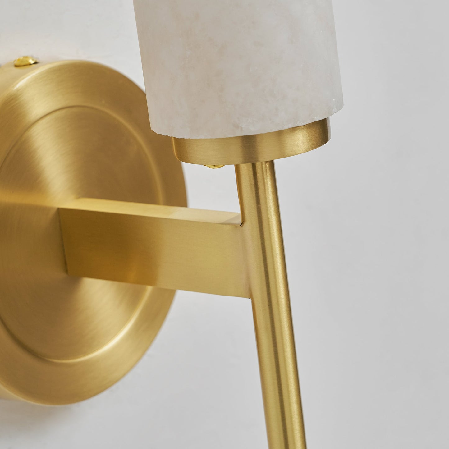 Brindisi Alabaster Wall Lamp - Modern Brass & Natural Stone Vertical Sconce