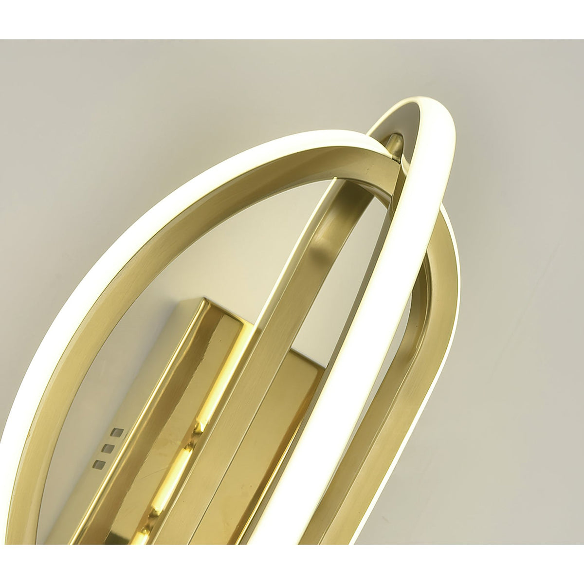 Circa LED Wall Lamp – Sculptural Interlinking Ring LED Wall Sconce