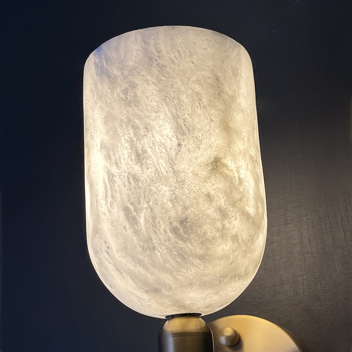 Omo Alabaster Wall Lamp - Translucent Natural Stone & Brass Wall Sconce