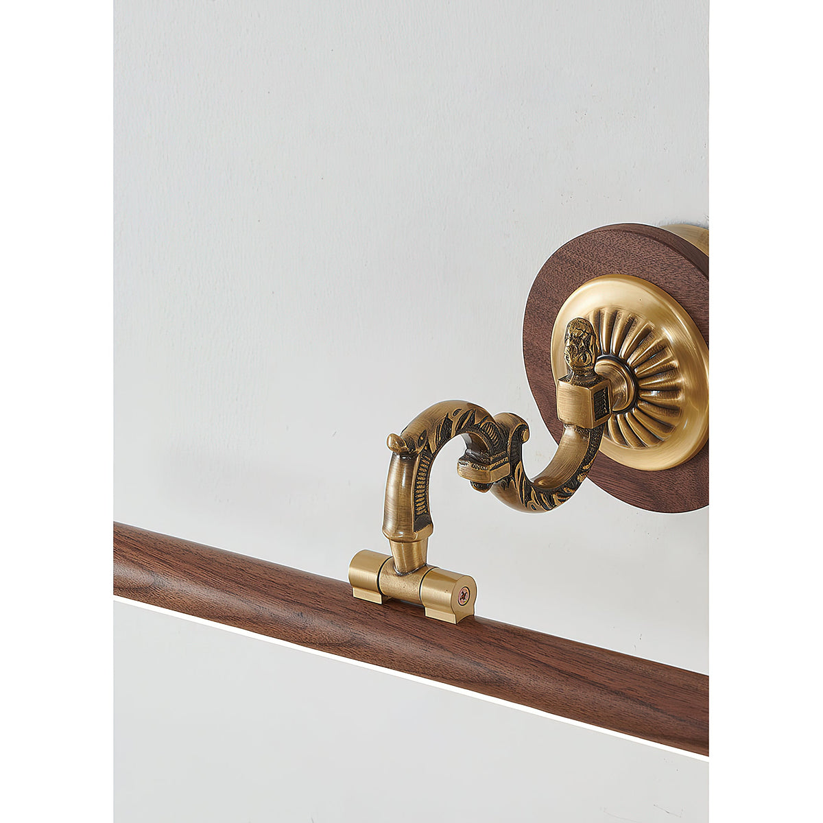 Adjustable Picture Wall Lamp – Walnut Wood & Brass Art Display & Work Light