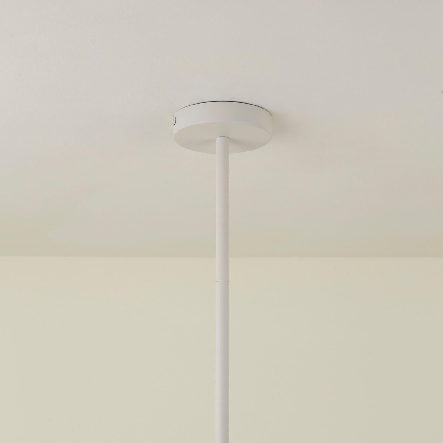 Ruzo Chandelier - Minimalist 4-Light Porcelain & Brass Pendant | Monochrome Designer Chandelier