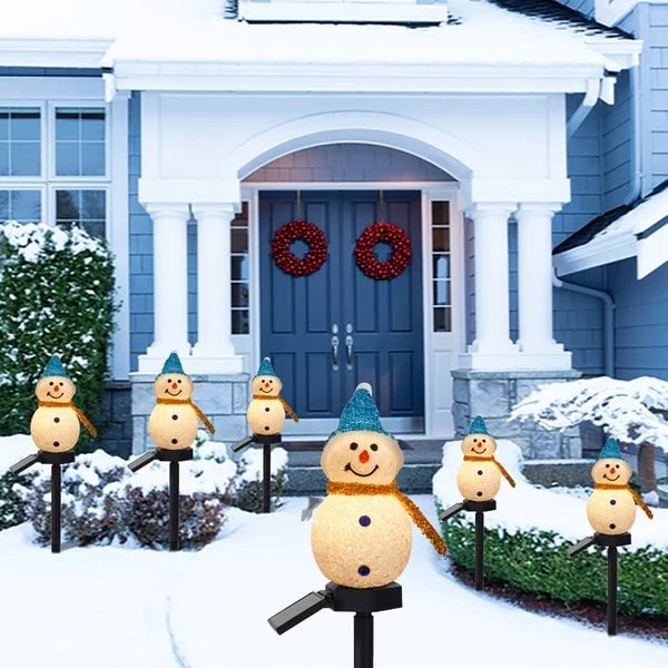 Waterproof Solar Snowman Lamp - Festive LED Outdoor Garden Stake | All-Weather Holiday Pathway Light