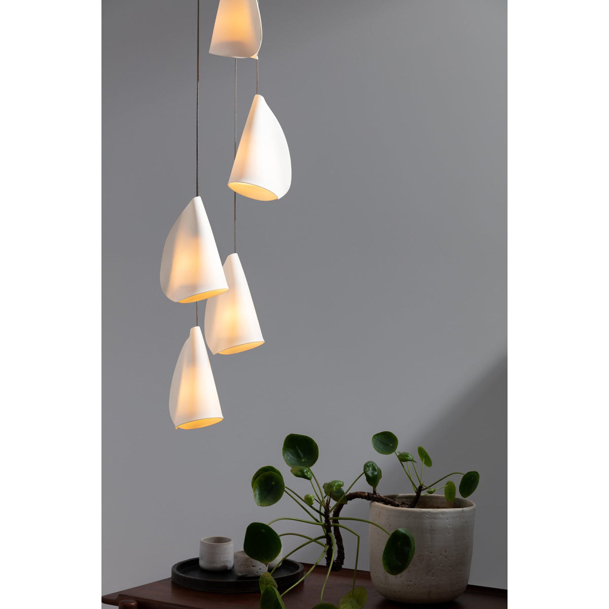 21 Thin Porcelain Pendant Lamp – Hand-Formed Ceramic Organic Multi-Head Suspension Light