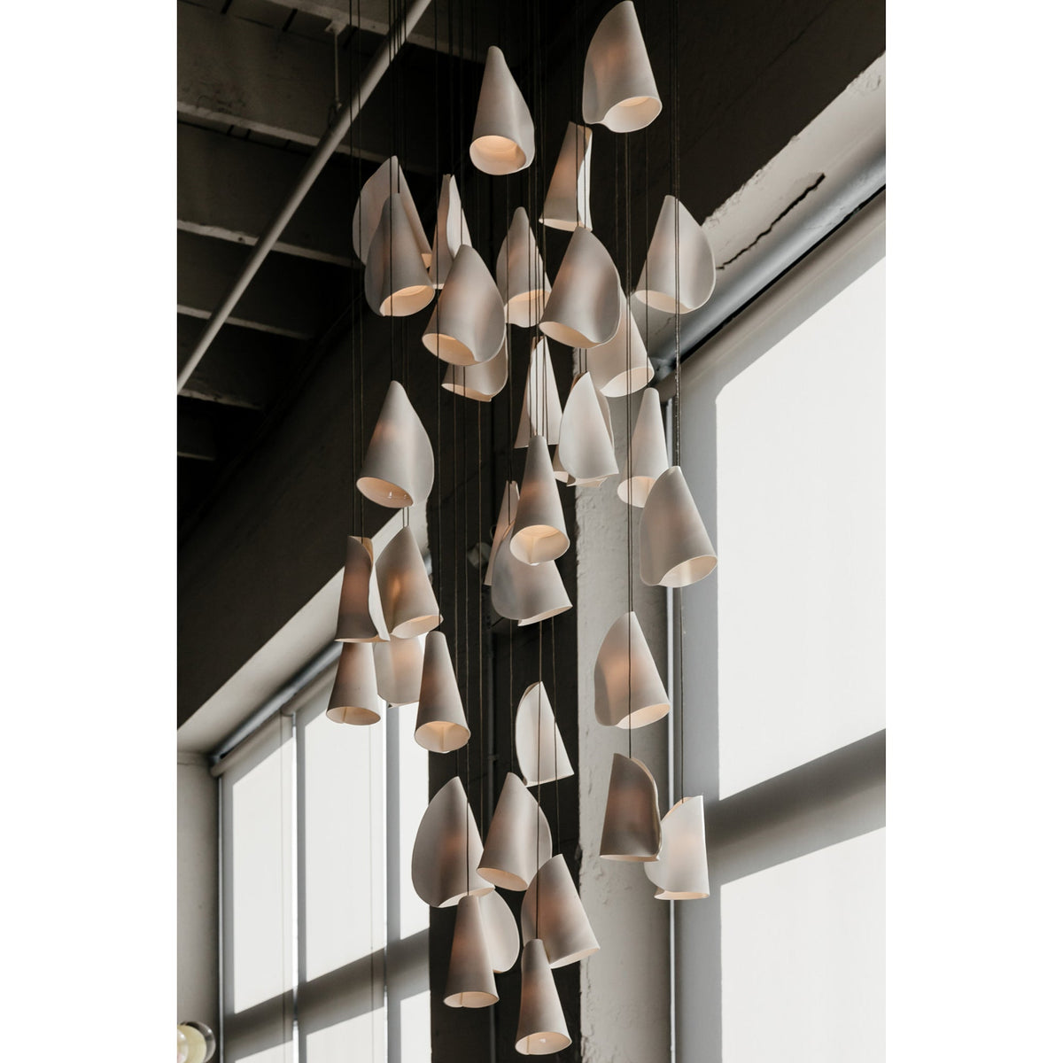 21 Thin Porcelain Pendant Lamp – Hand-Formed Ceramic Organic Multi-Head Suspension Light