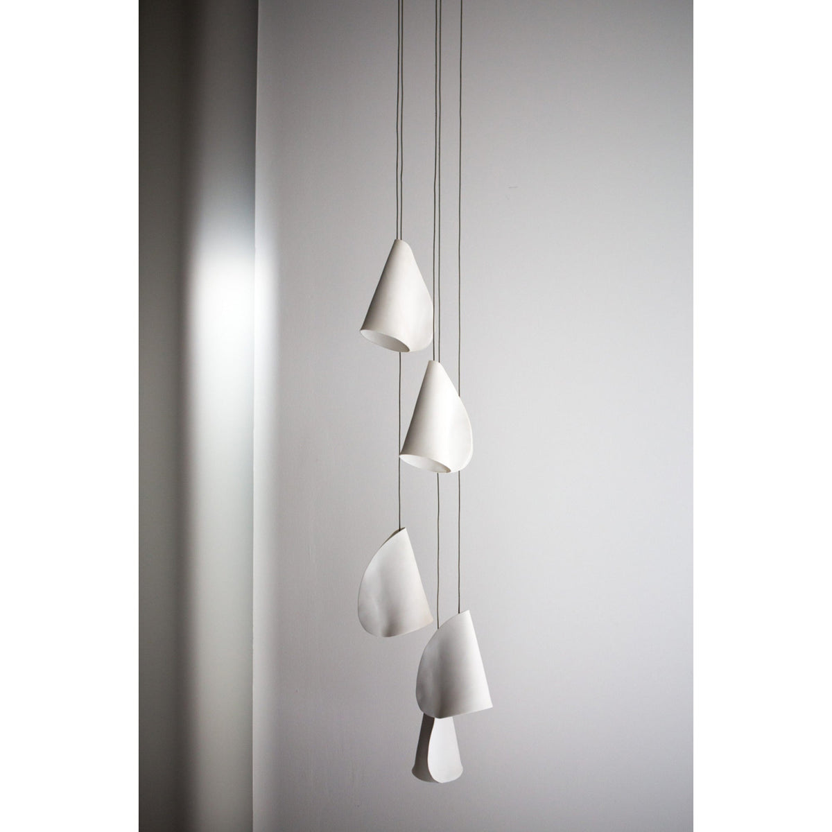 21 Thin Porcelain Pendant Lamp – Hand-Formed Ceramic Organic Multi-Head Suspension Light