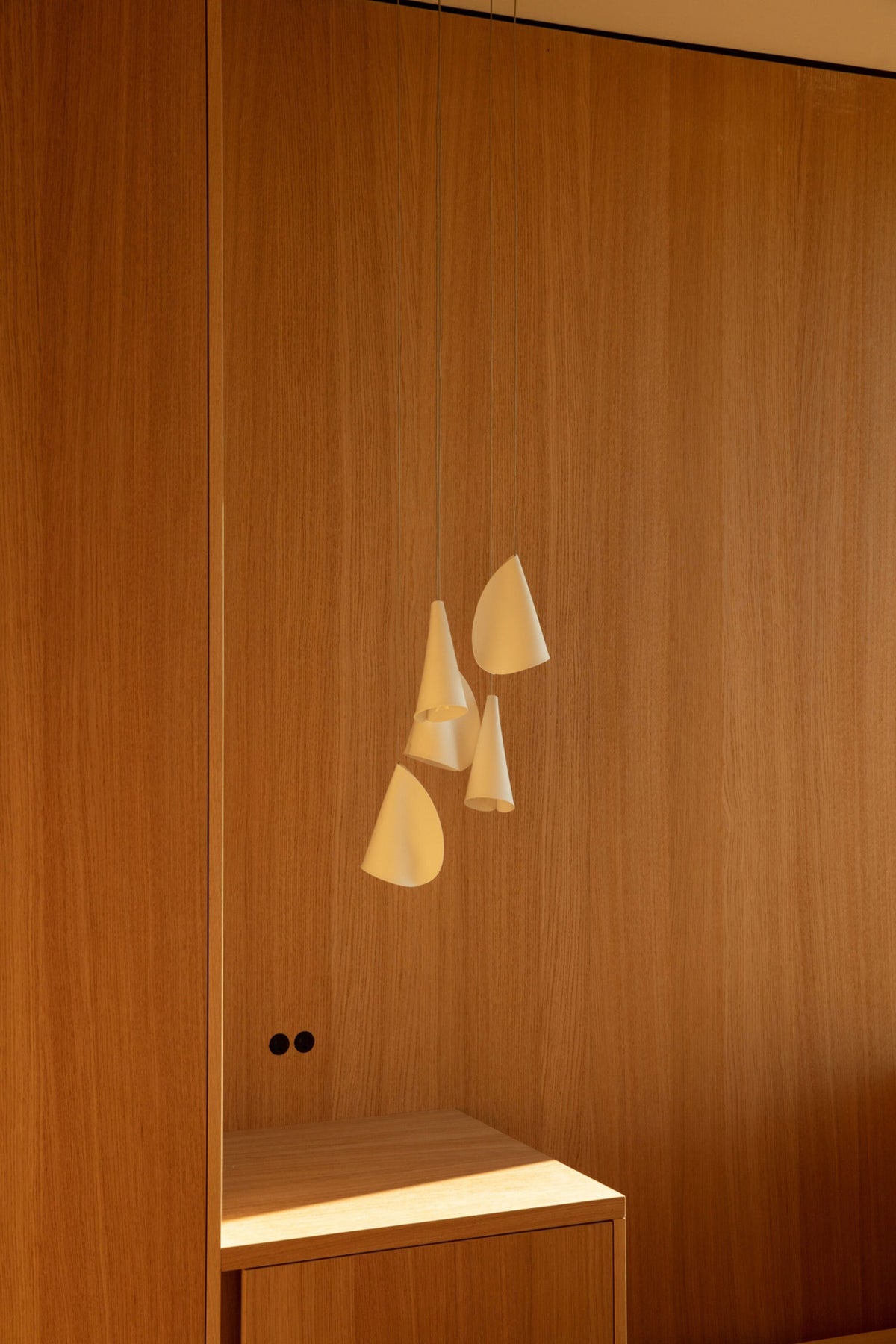 21 Thin Porcelain Pendant Lamp – Hand-Formed Ceramic Organic Multi-Head Suspension Light