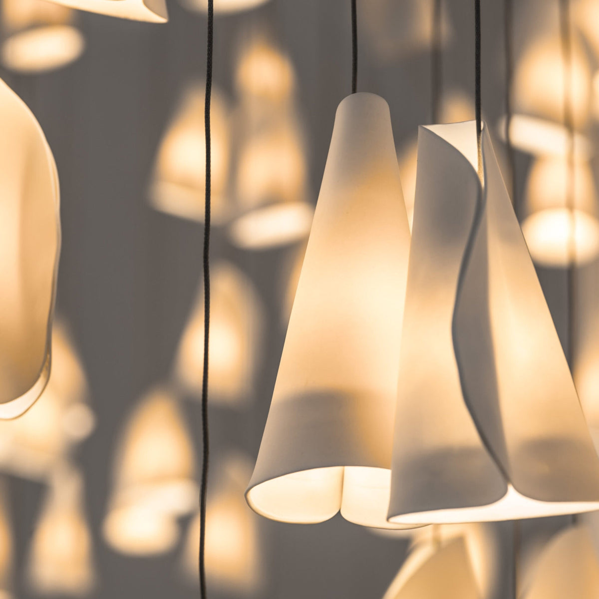21 Thin Porcelain Pendant Lamp – Hand-Formed Ceramic Organic Multi-Head Suspension Light