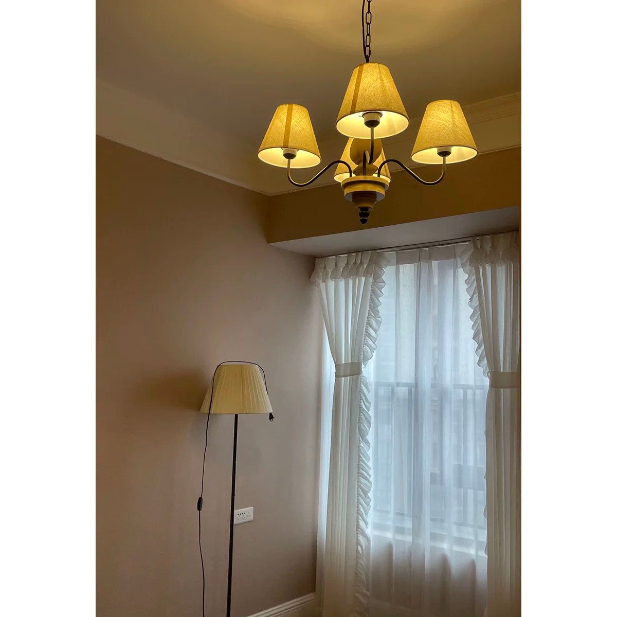 Adela Wood Chandelier – Hammered Black Metal, Natural Wood & Linen Shade Chandelier