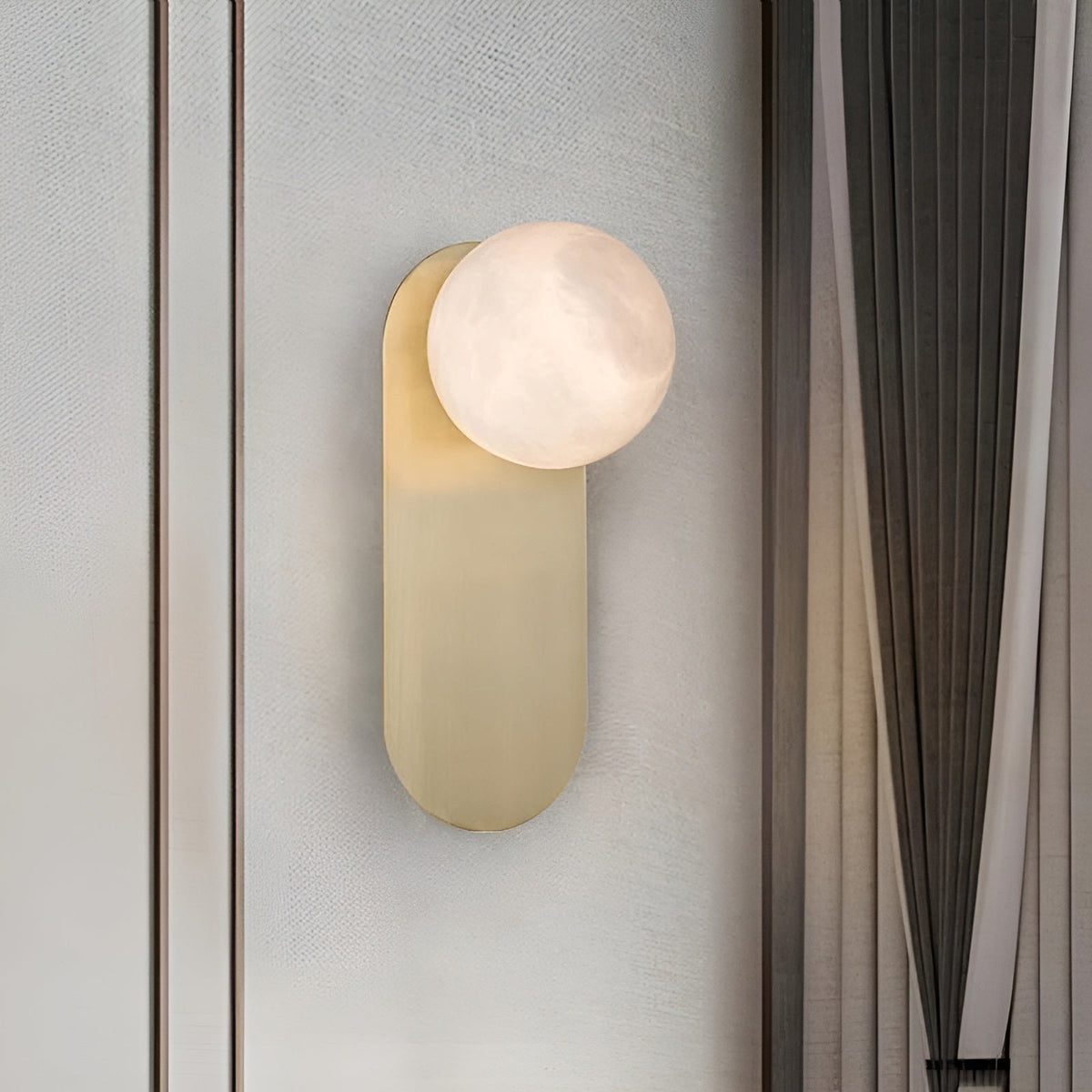 Adrion Alabaster Wall Lamp – Metal & Natural Stone Column Wall Sconce