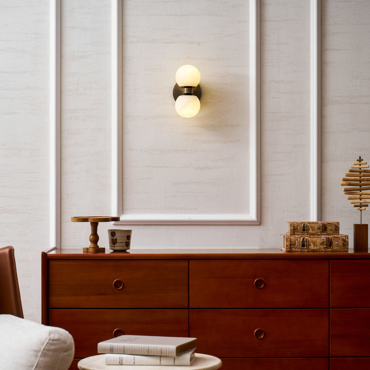 Dual Globe Alabaster Wall Lamp – Modern Natural Alabaster & Brass Sconce