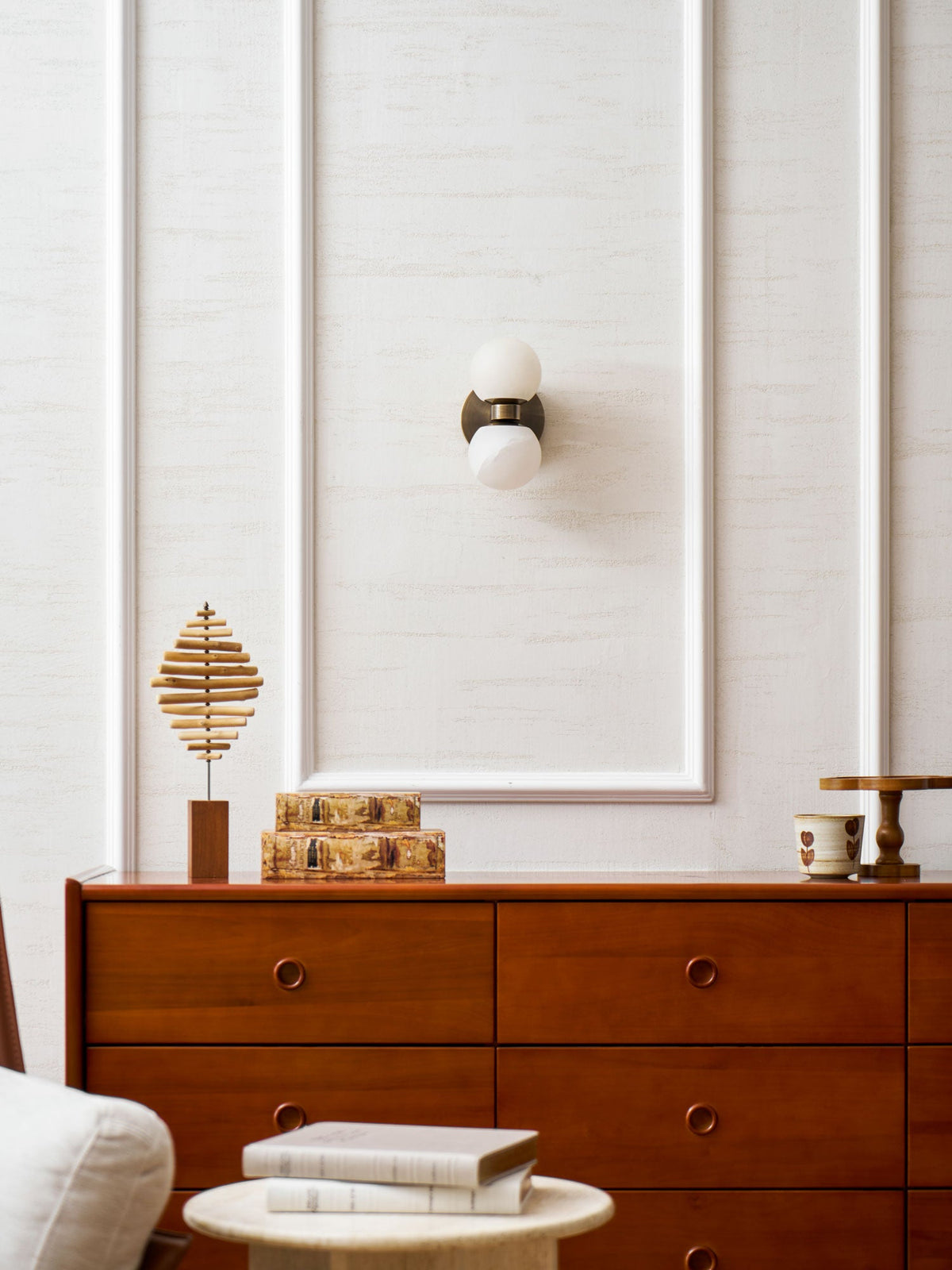 Dual Globe Alabaster Wall Lamp – Modern Natural Alabaster & Brass Sconce