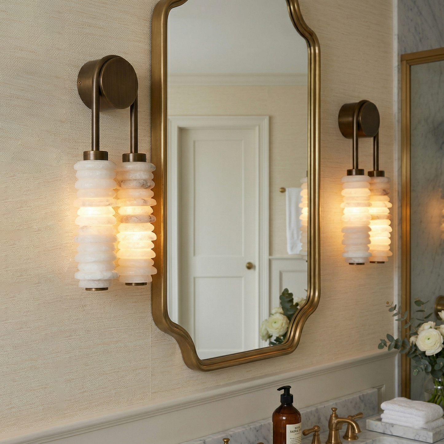 Payson Alabaster Wall Lamp - Natural Spanish Stone & Solid Brass LED Sconce | Modern Organic Luxury