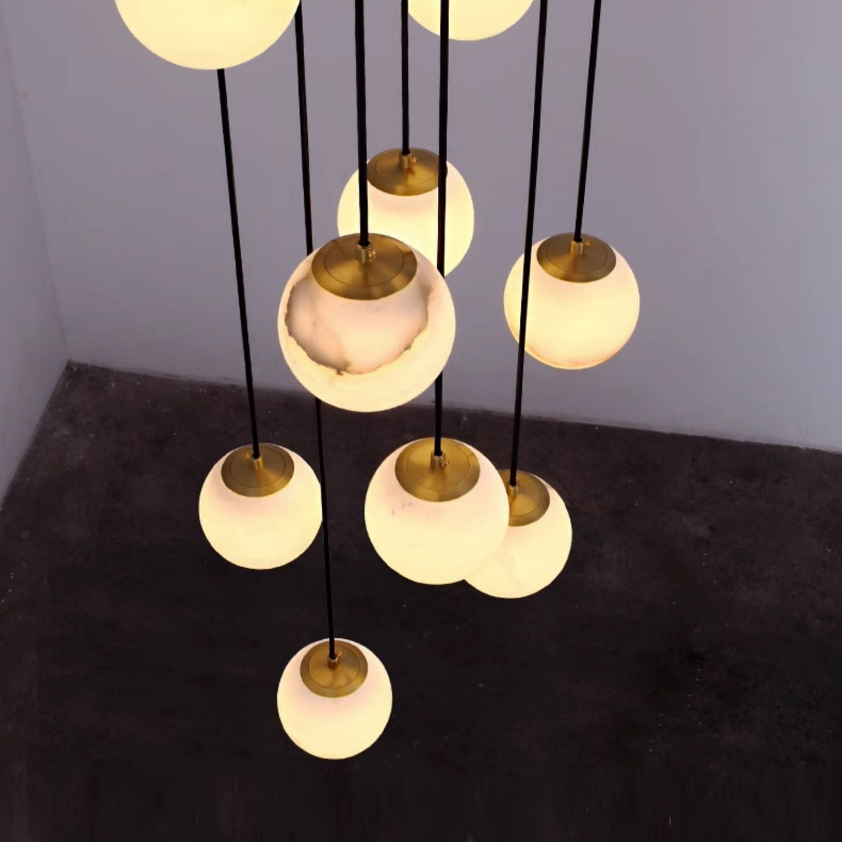 Alabaster Balls Cluster Chandelier – Natural Stone Orbs & Modern Cascading Chandelier