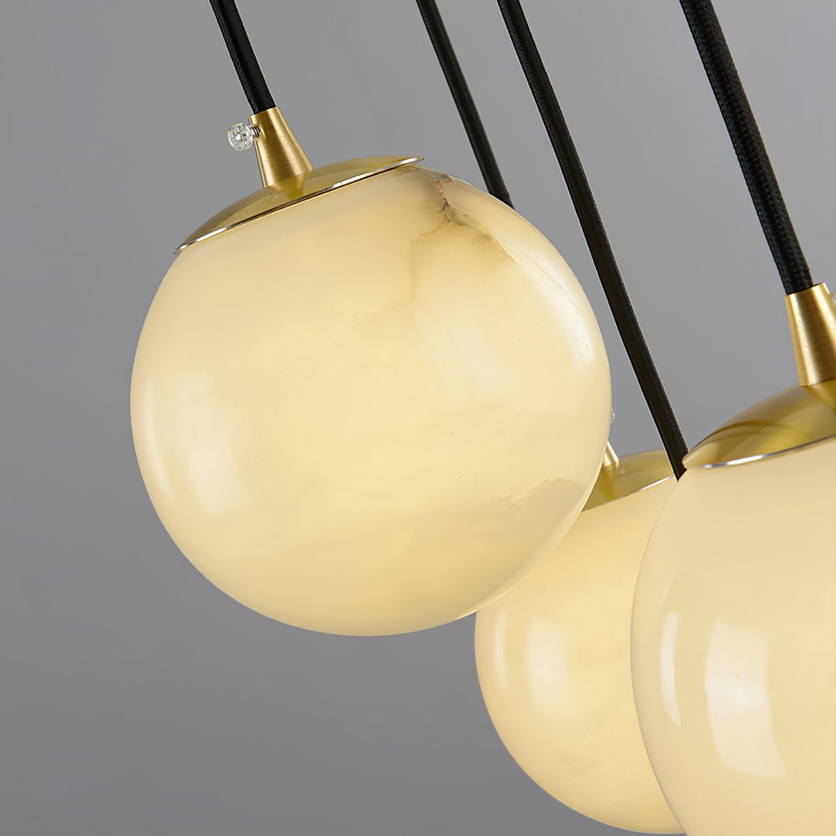 Alabaster Balls Cluster Chandelier – Natural Stone Orbs & Modern Cascading Chandelier