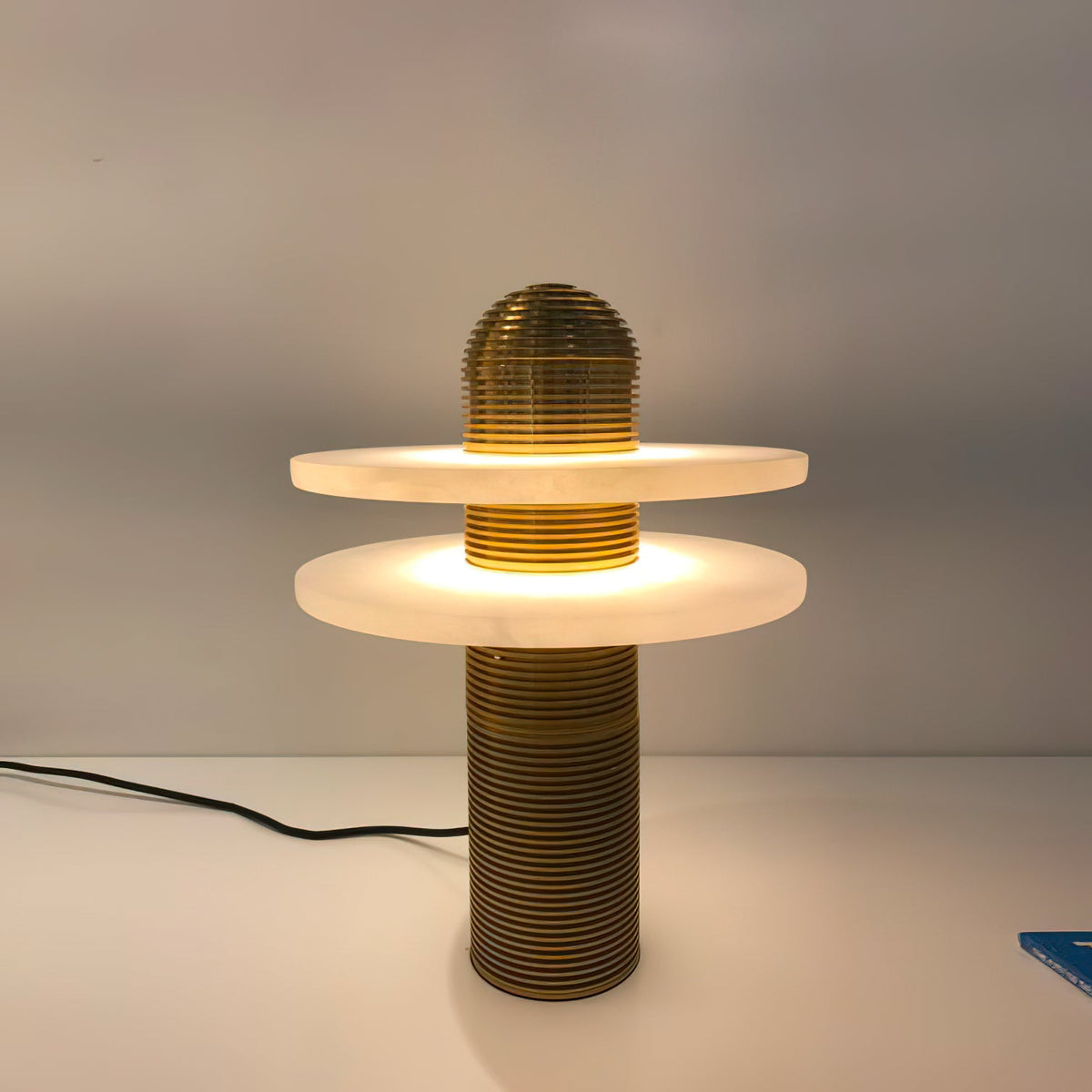 Alabaster Comet Table Lamp – Translucent Stone Planes & Fluted Brass Modern LED Light