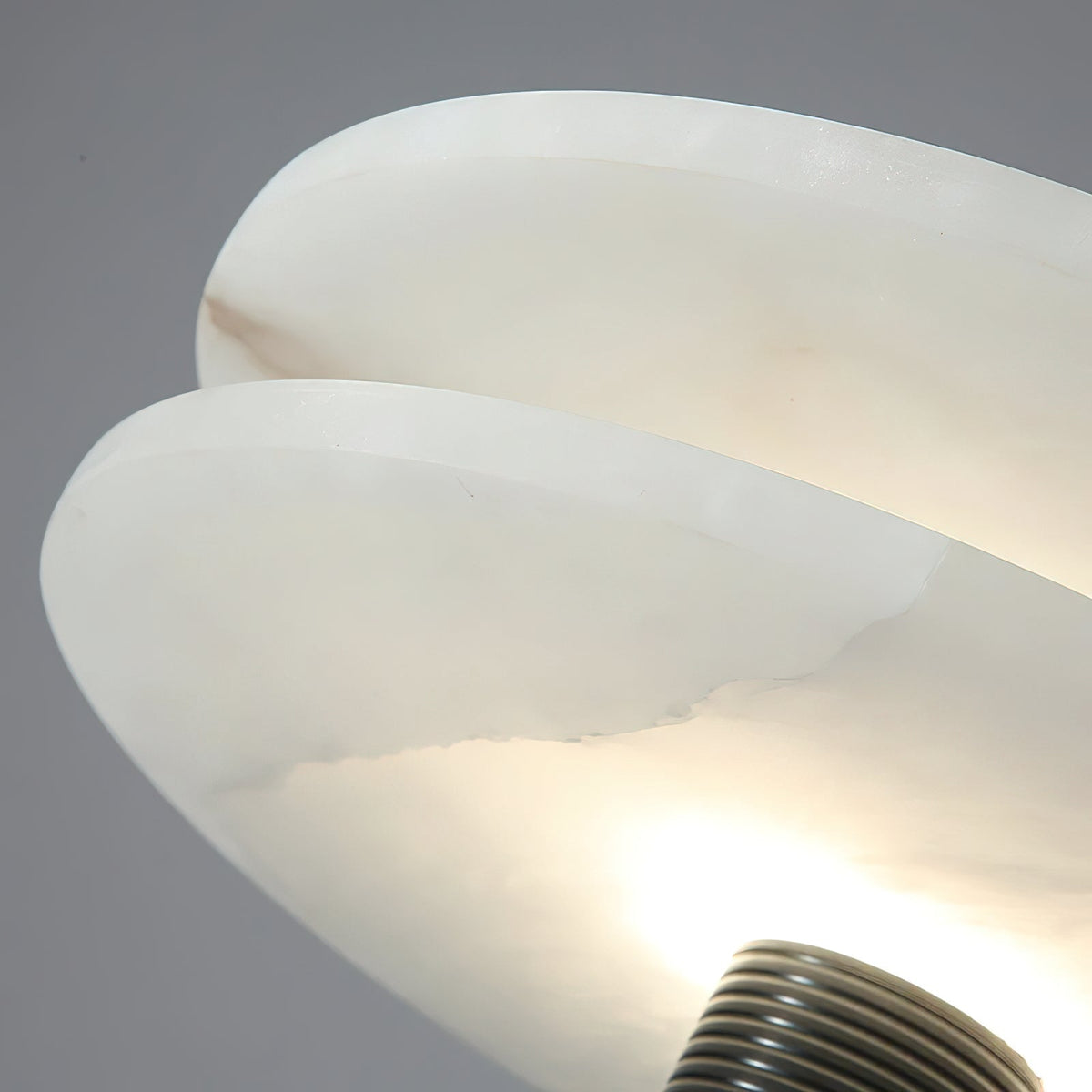 Alabaster Comet Table Lamp – Translucent Stone Planes & Fluted Brass Modern LED Light
