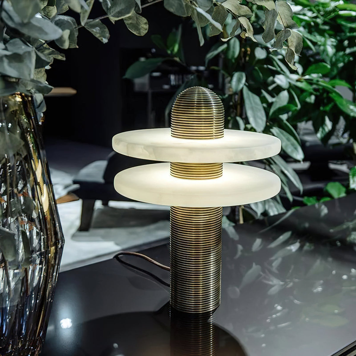 Alabaster Comet Table Lamp – Translucent Stone Planes & Fluted Brass Modern LED Light
