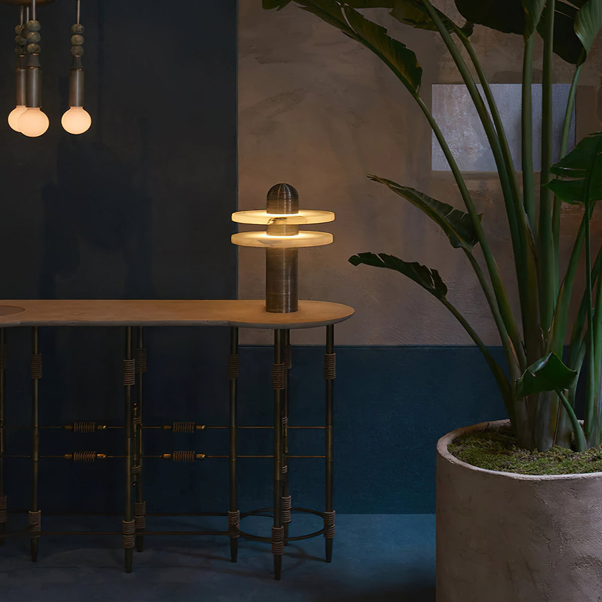 Alabaster Comet Table Lamp – Translucent Stone Planes & Fluted Brass Modern LED Light