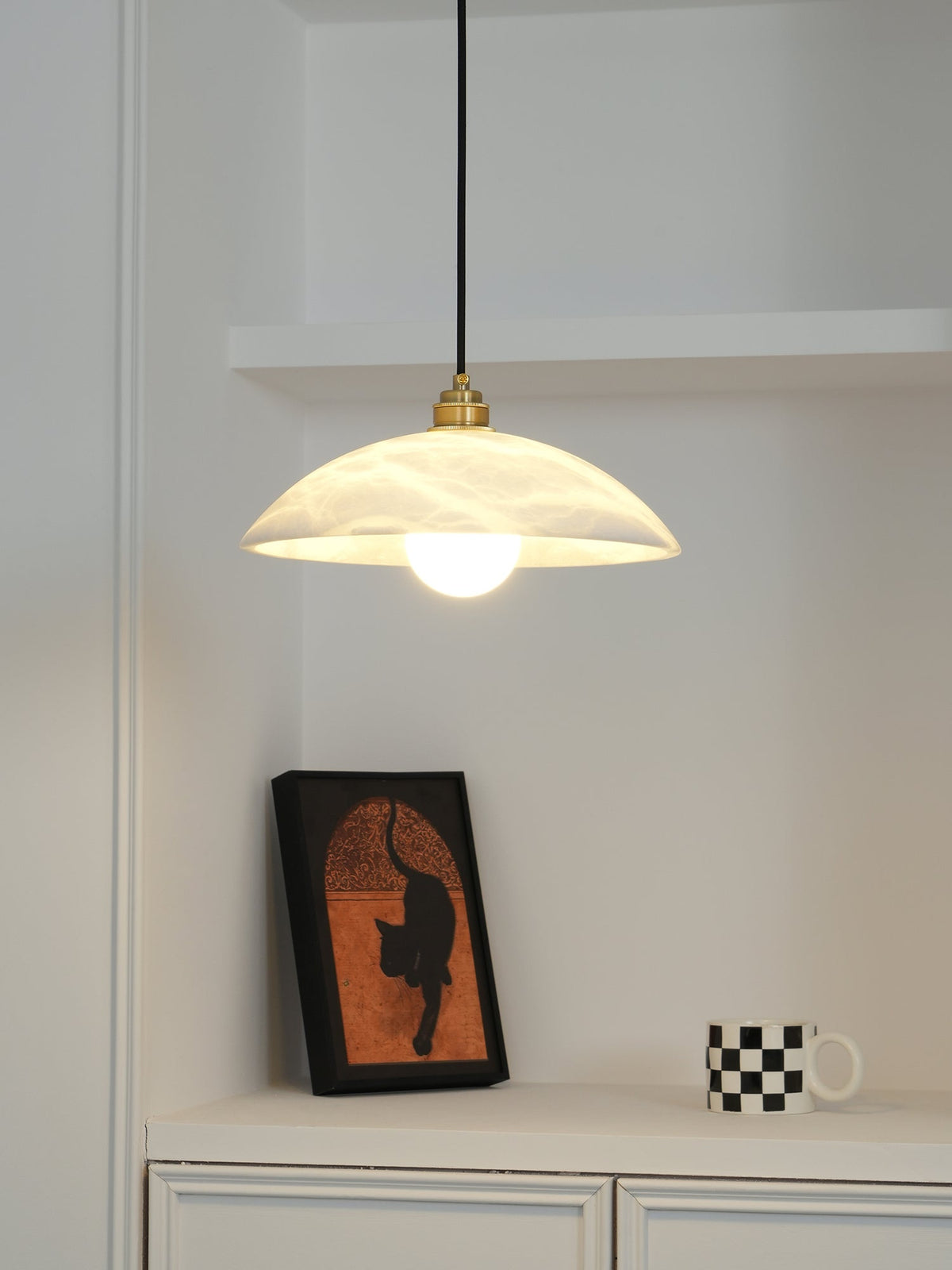 Alabaster Dome Pendant Light – Natural Stone Saucer & Brass Minimalist Suspension Lamp