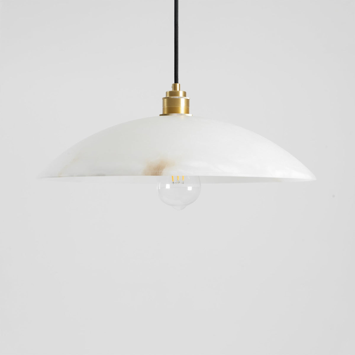 Alabaster Dome Pendant Light – Natural Stone Saucer & Brass Minimalist Suspension Lamp