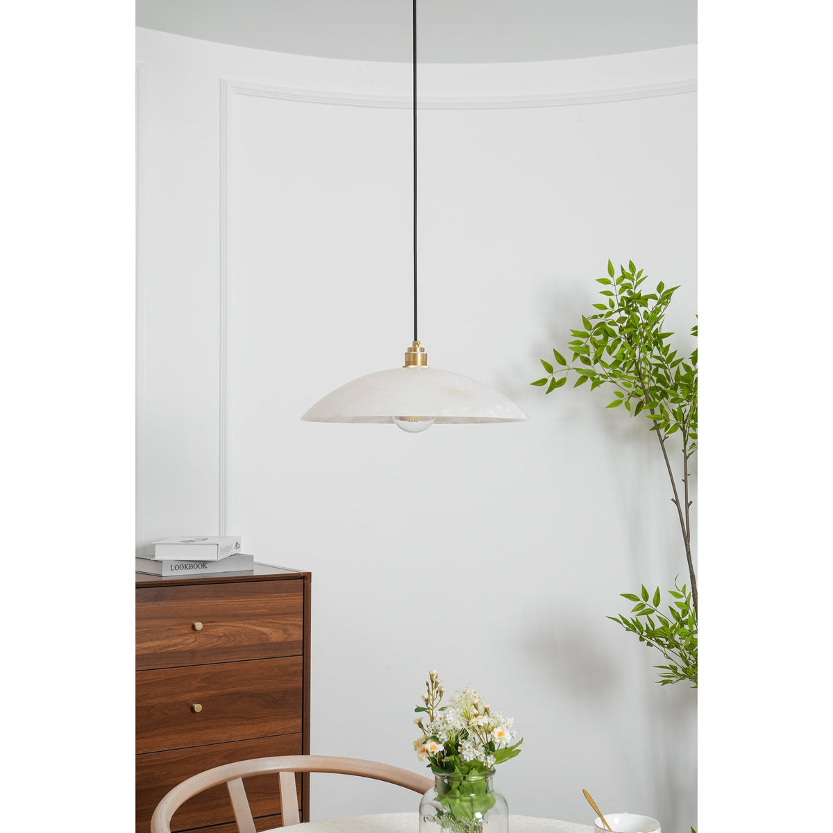 Alabaster Dome Pendant Light – Natural Stone Saucer & Brass Minimalist Suspension Lamp