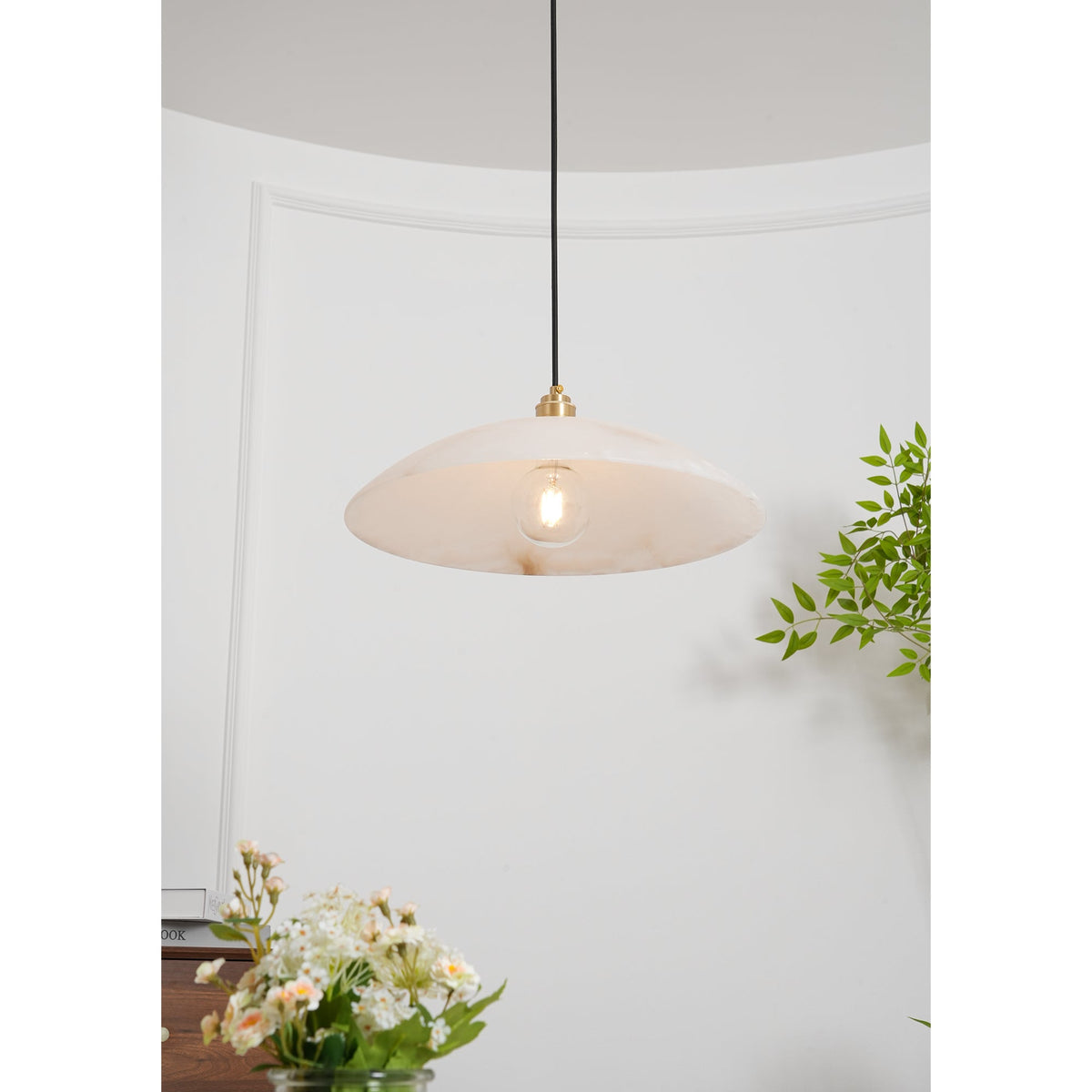 Alabaster Dome Pendant Light – Natural Stone Saucer & Brass Minimalist Suspension Lamp