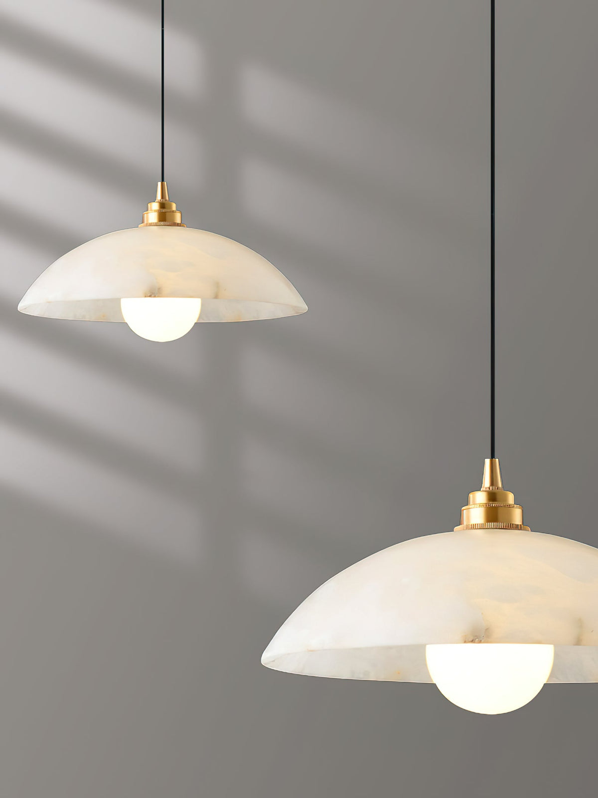 Alabaster Dome Pendant Light – Natural Stone Saucer & Brass Minimalist Suspension Lamp