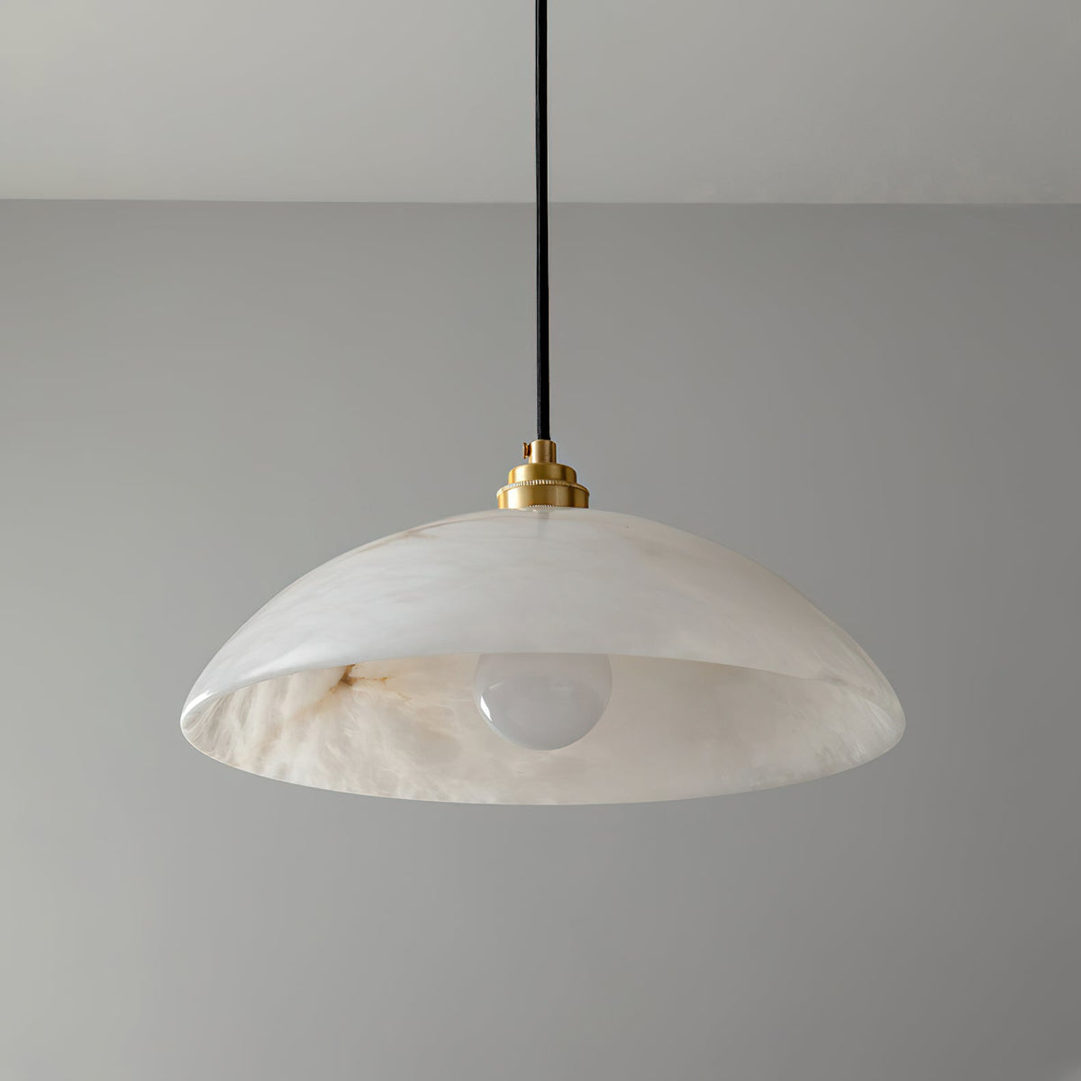 Alabaster Dome Pendant Light – Natural Stone Saucer & Brass Minimalist Suspension Lamp