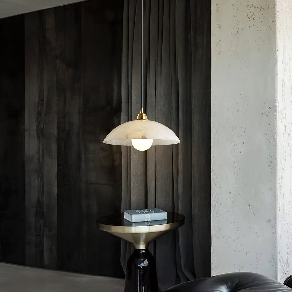 Alabaster Dome Pendant Light – Natural Stone Saucer & Brass Minimalist Suspension Lamp