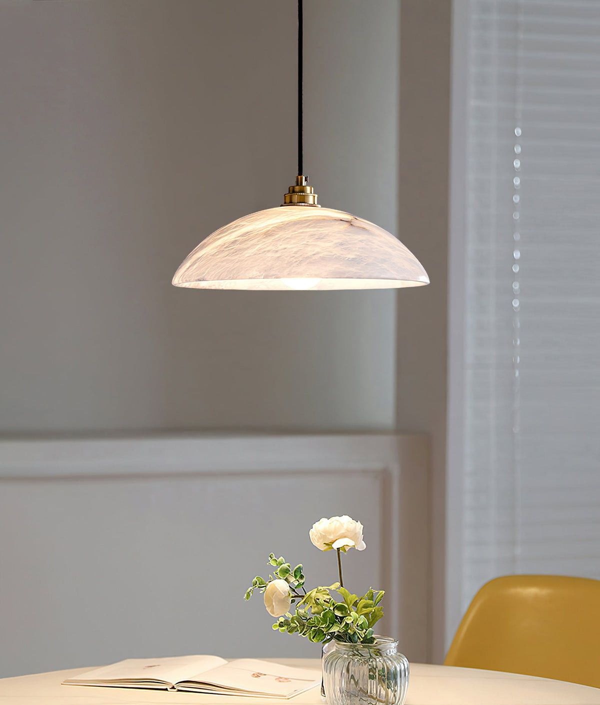 Alabaster Dome Pendant Light – Natural Stone Saucer & Brass Minimalist Suspension Lamp