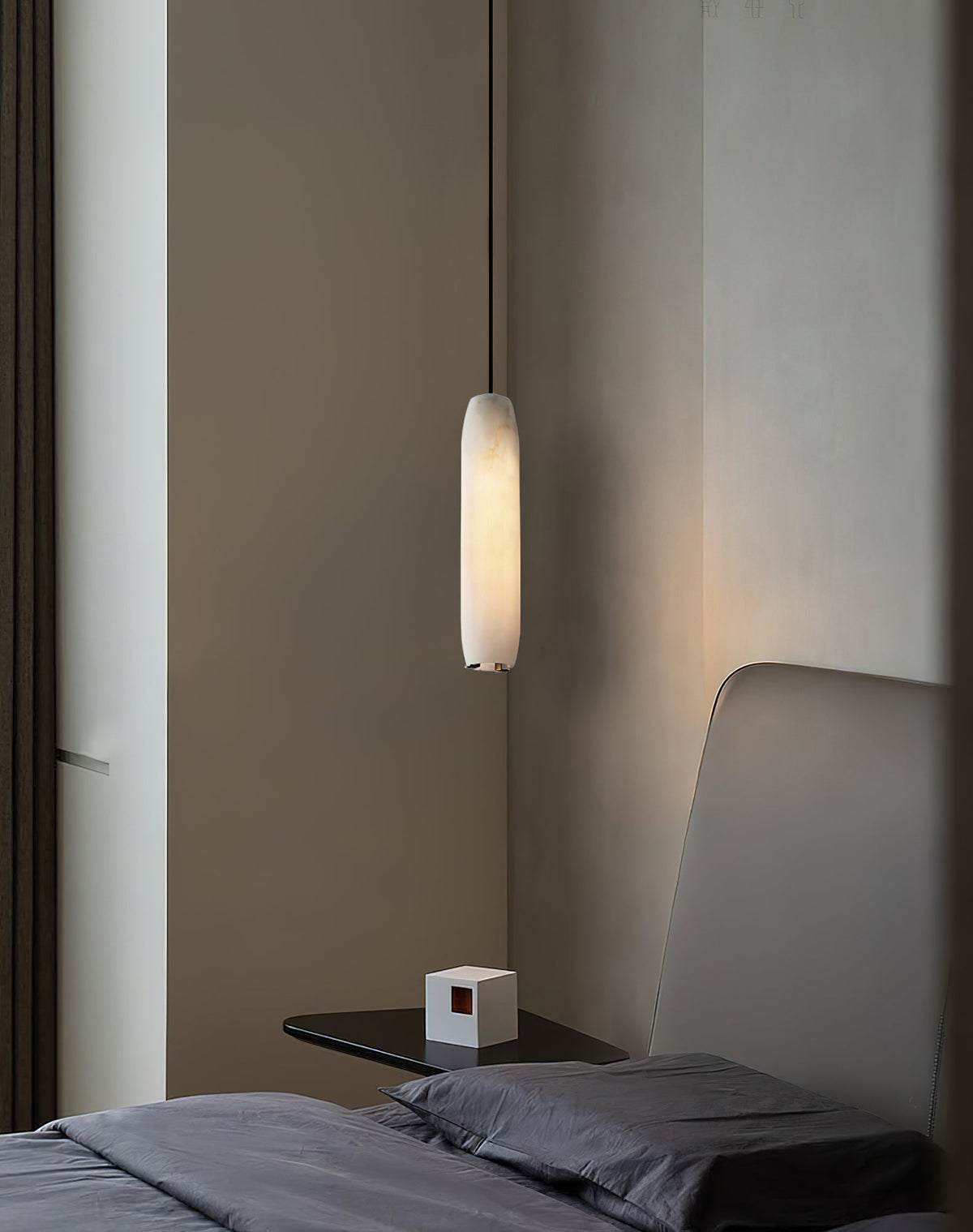 Alabaster Flute Pendant Light – Natural Stone Fluted Cylinder & Brass Suspension Light
