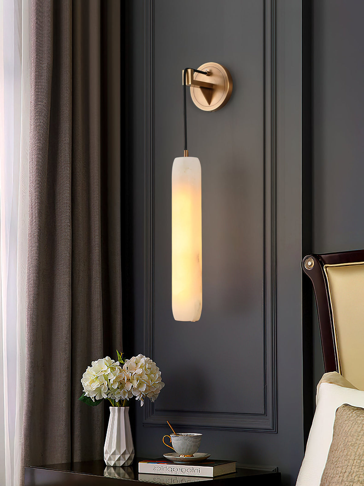 Alabaster Flute Wall Lamp – Natural Stone Fluted Cylinder & Brass Wall Sconce