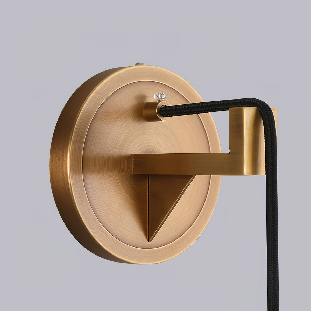 Alabaster Flute Wall Lamp – Natural Stone Fluted Cylinder & Brass Wall Sconce