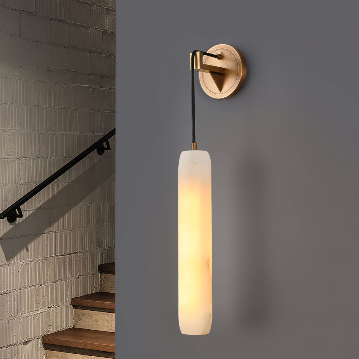 Alabaster Flute Wall Lamp – Natural Stone Fluted Cylinder & Brass Wall Sconce