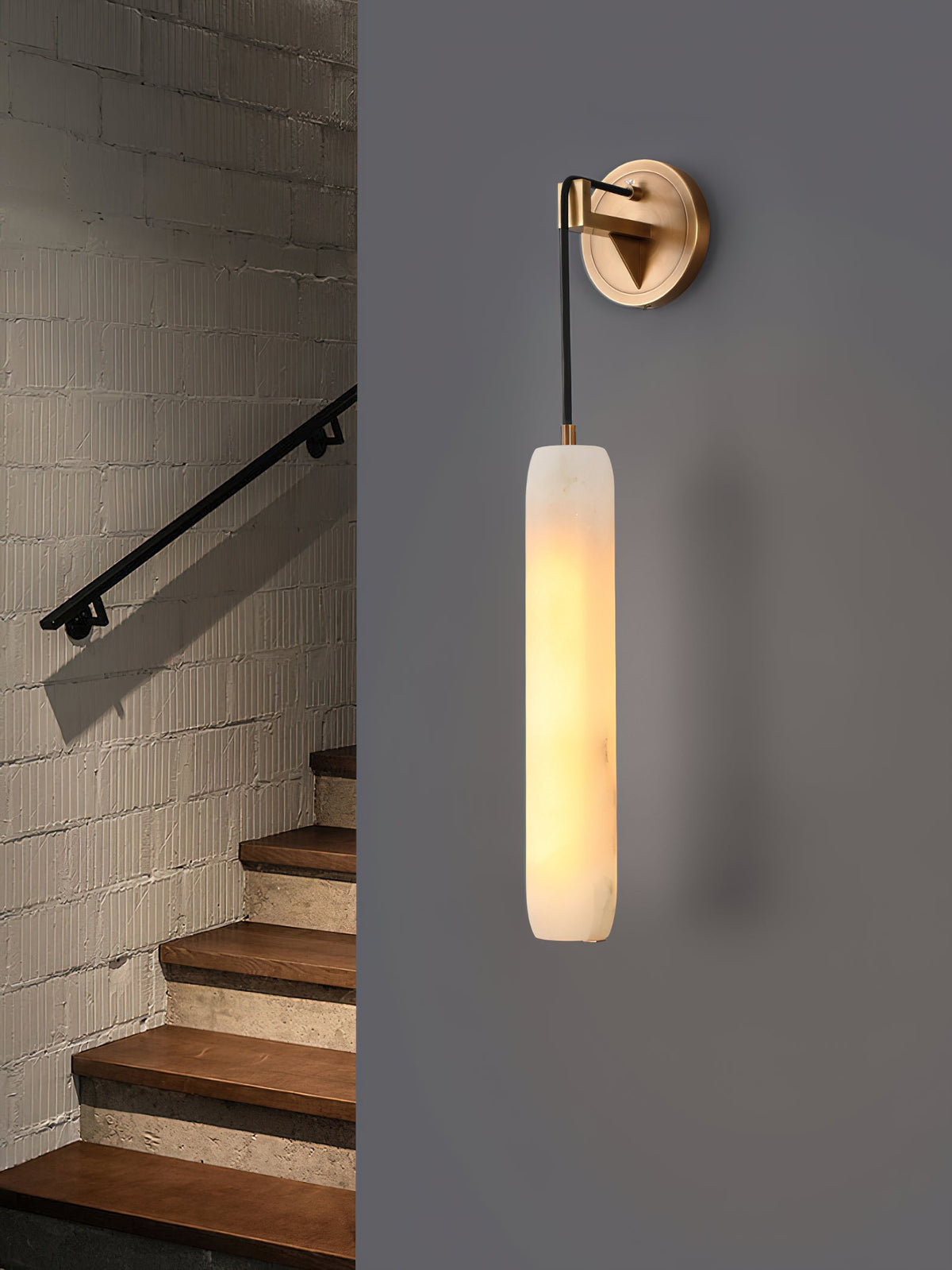 Alabaster Flute Wall Lamp – Natural Stone Fluted Cylinder & Brass Wall Sconce
