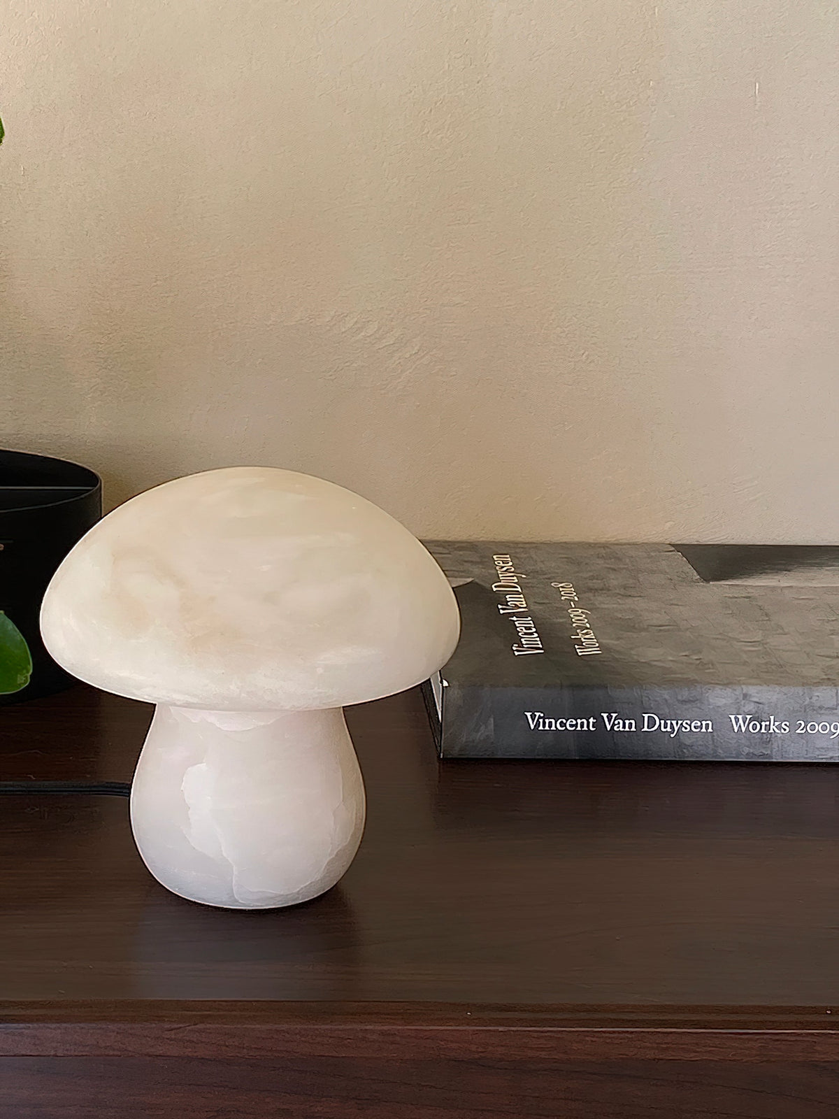Alabaster Mushroom Table Lamp – Imported Spanish Natural Stone Modern Accent Light