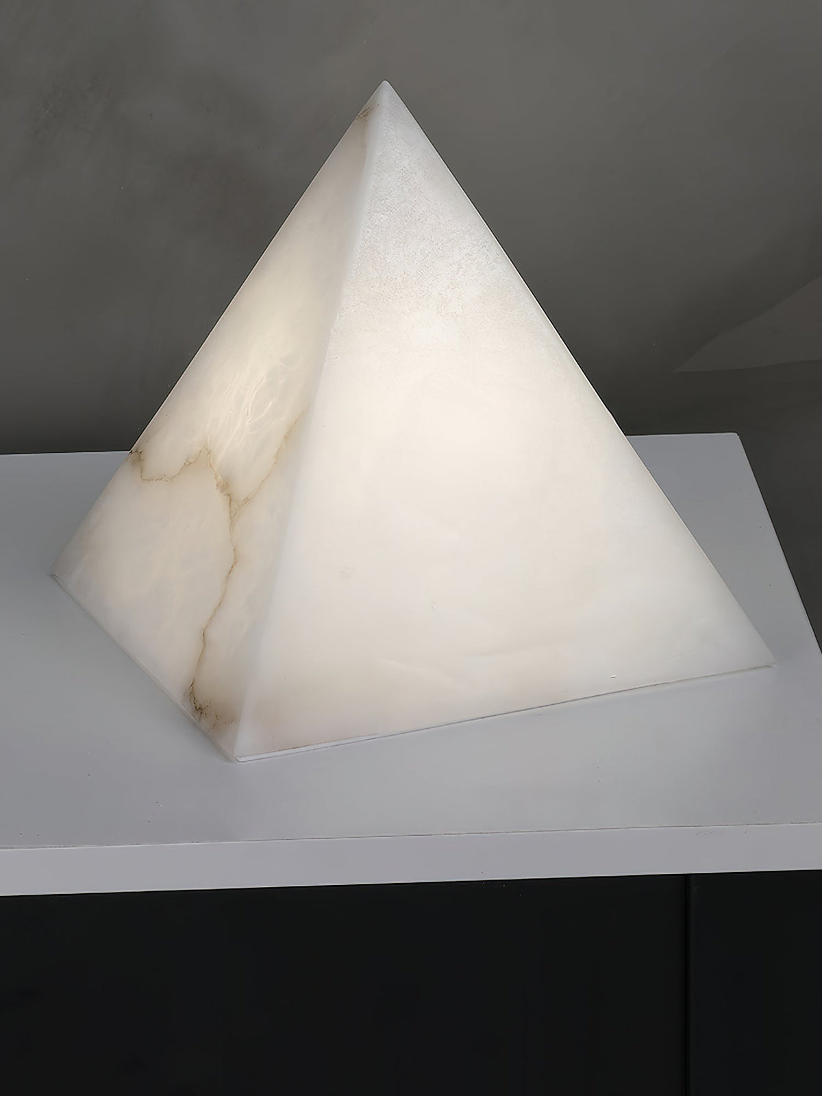 Alabaster Pyramid Table Lamp – Natural Stone Geometric Accent & Ambient Light