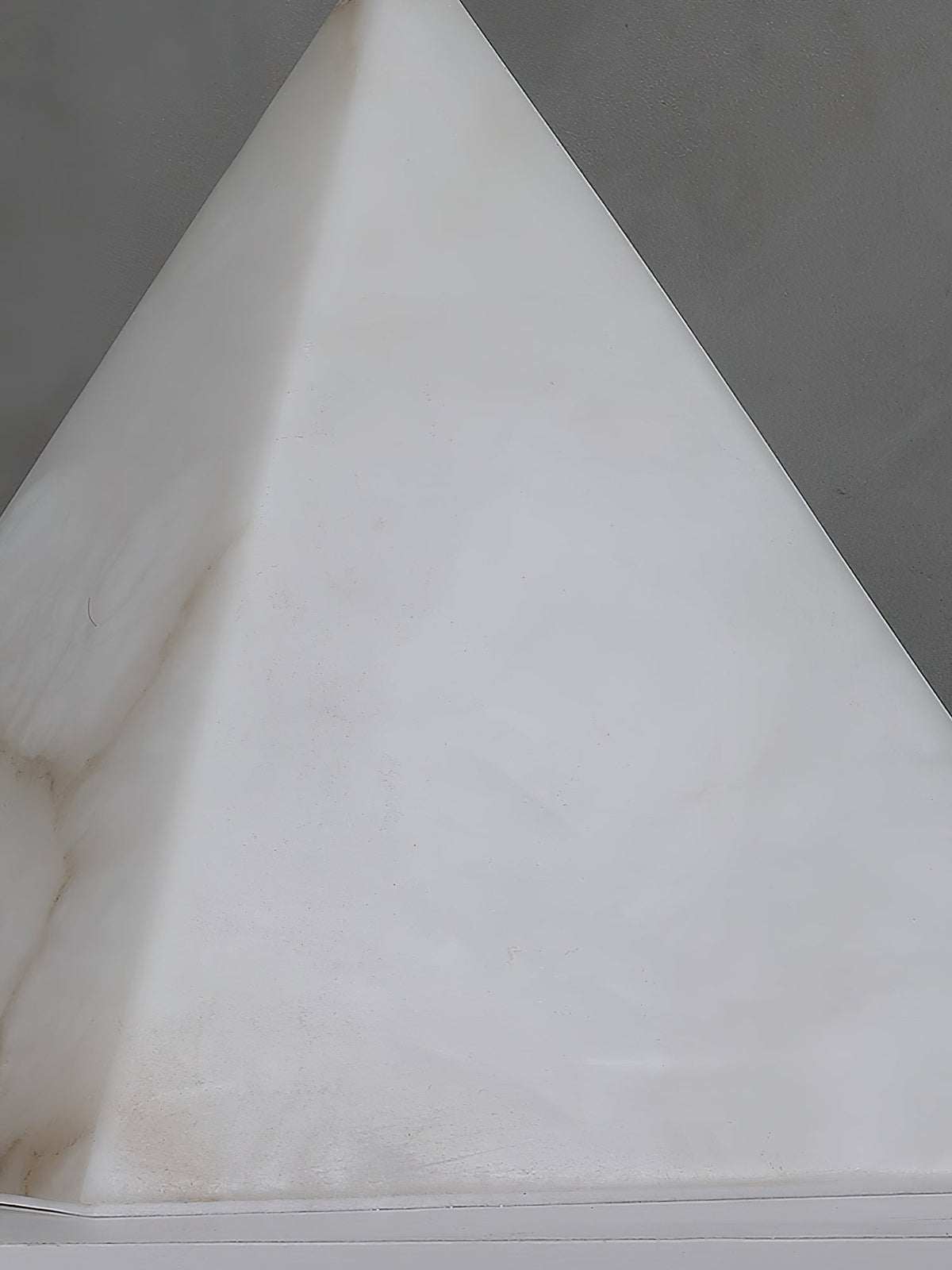 Alabaster Pyramid Table Lamp – Natural Stone Geometric Accent & Ambient Light