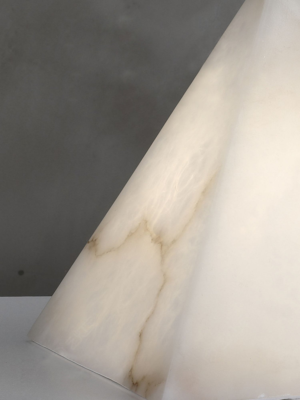 Alabaster Pyramid Table Lamp – Natural Stone Geometric Accent & Ambient Light