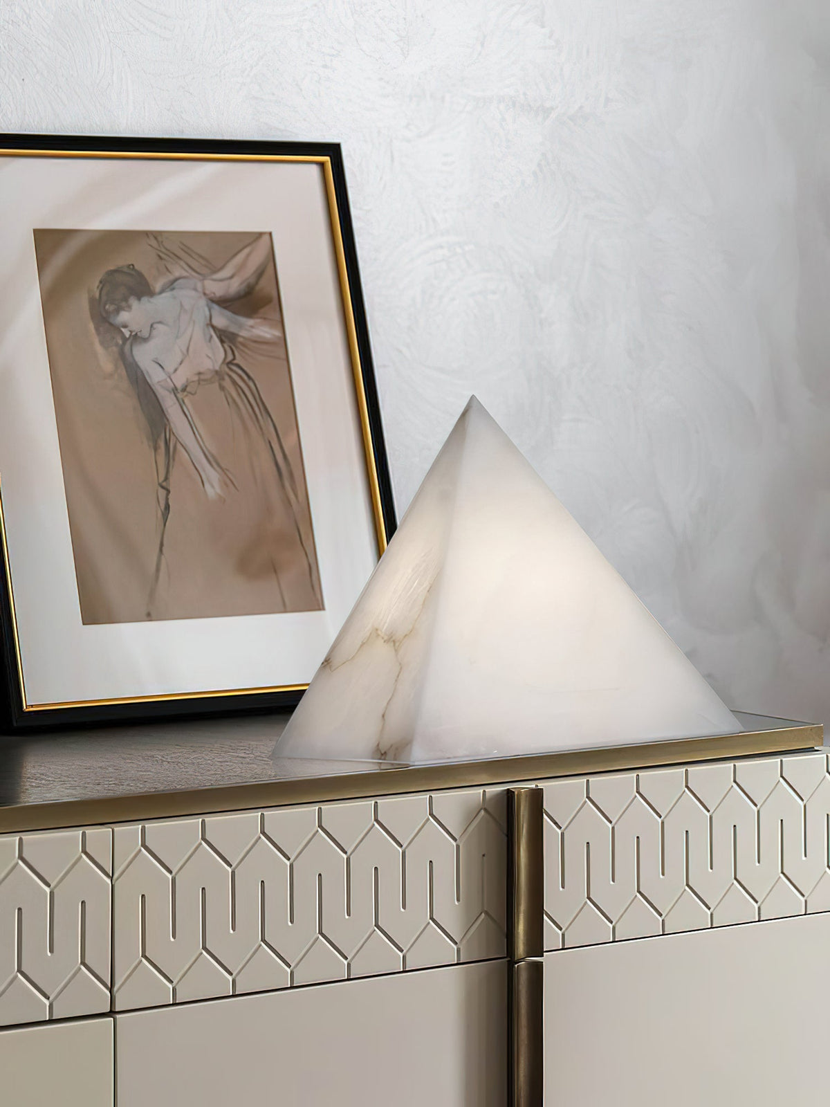 Alabaster Pyramid Table Lamp – Natural Stone Geometric Accent & Ambient Light