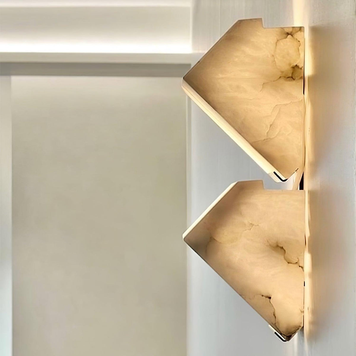 Alabaster Staircase Wall Lamp – Natural Stone Panel & Metal Modern LED Wall Sconce