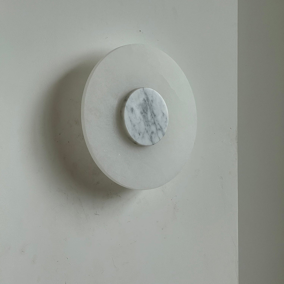 Alba Alabaster Wall Lamp – Natural Alabaster & Stone Modern LED Wall Sconce