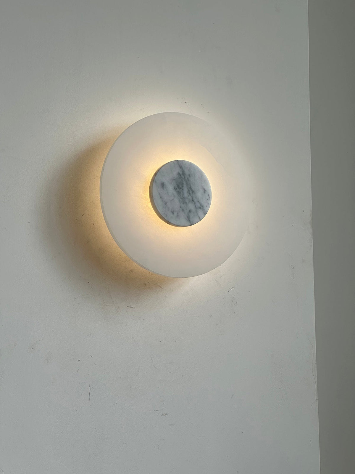 Alba Alabaster Wall Lamp – Natural Alabaster & Stone Modern LED Wall Sconce