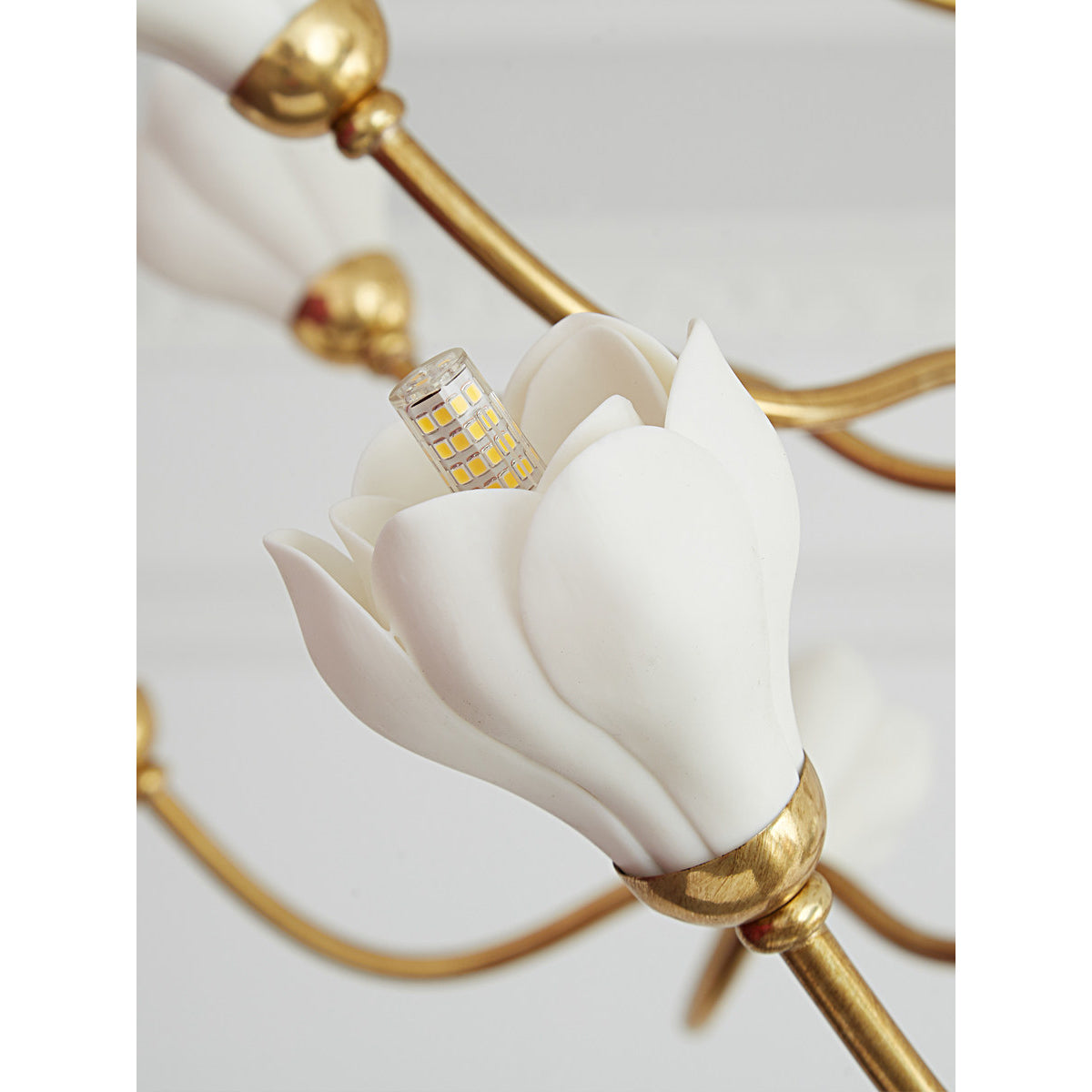 Aldean Chandelier – Brass Branch & Handcrafted Ceramic Floral Modern Chandelier