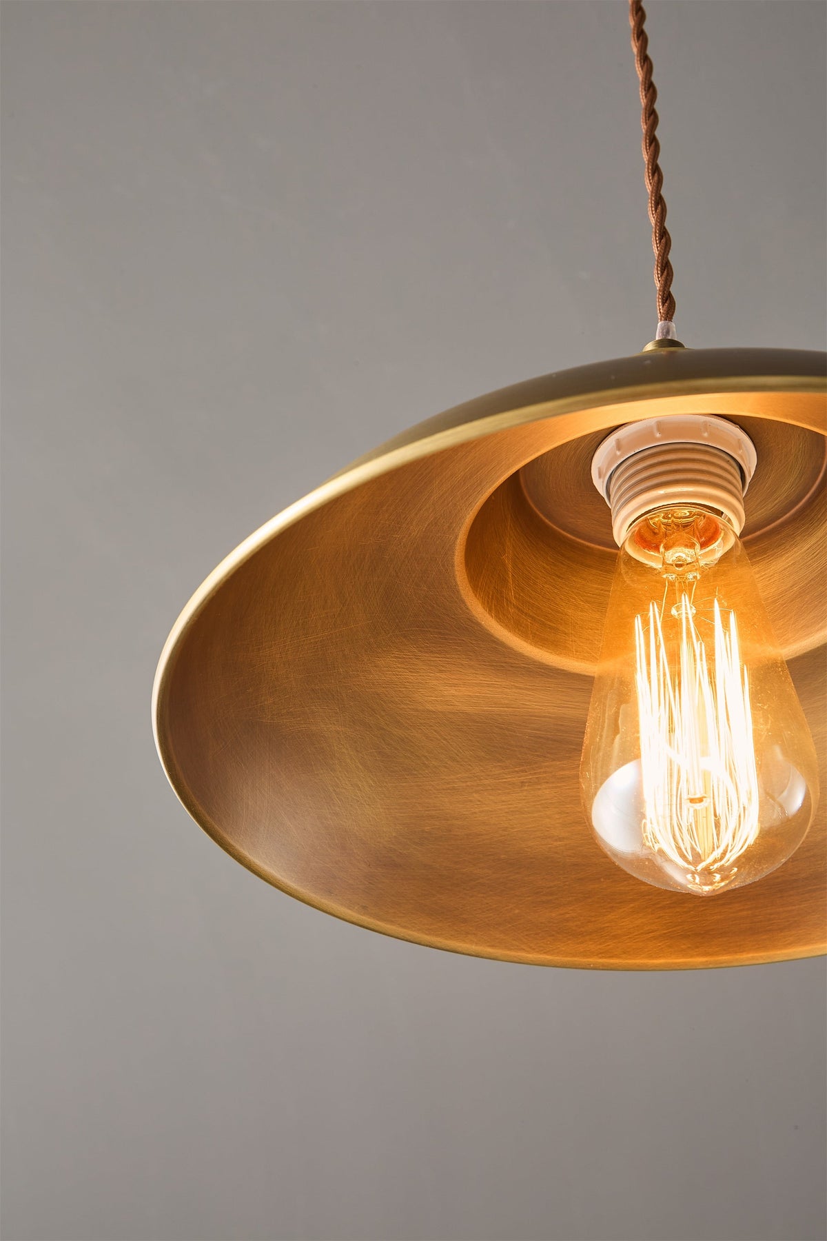 Aldorno Pendant Lamp – Antique Brass Geometric & Curved Modern Pendant Light