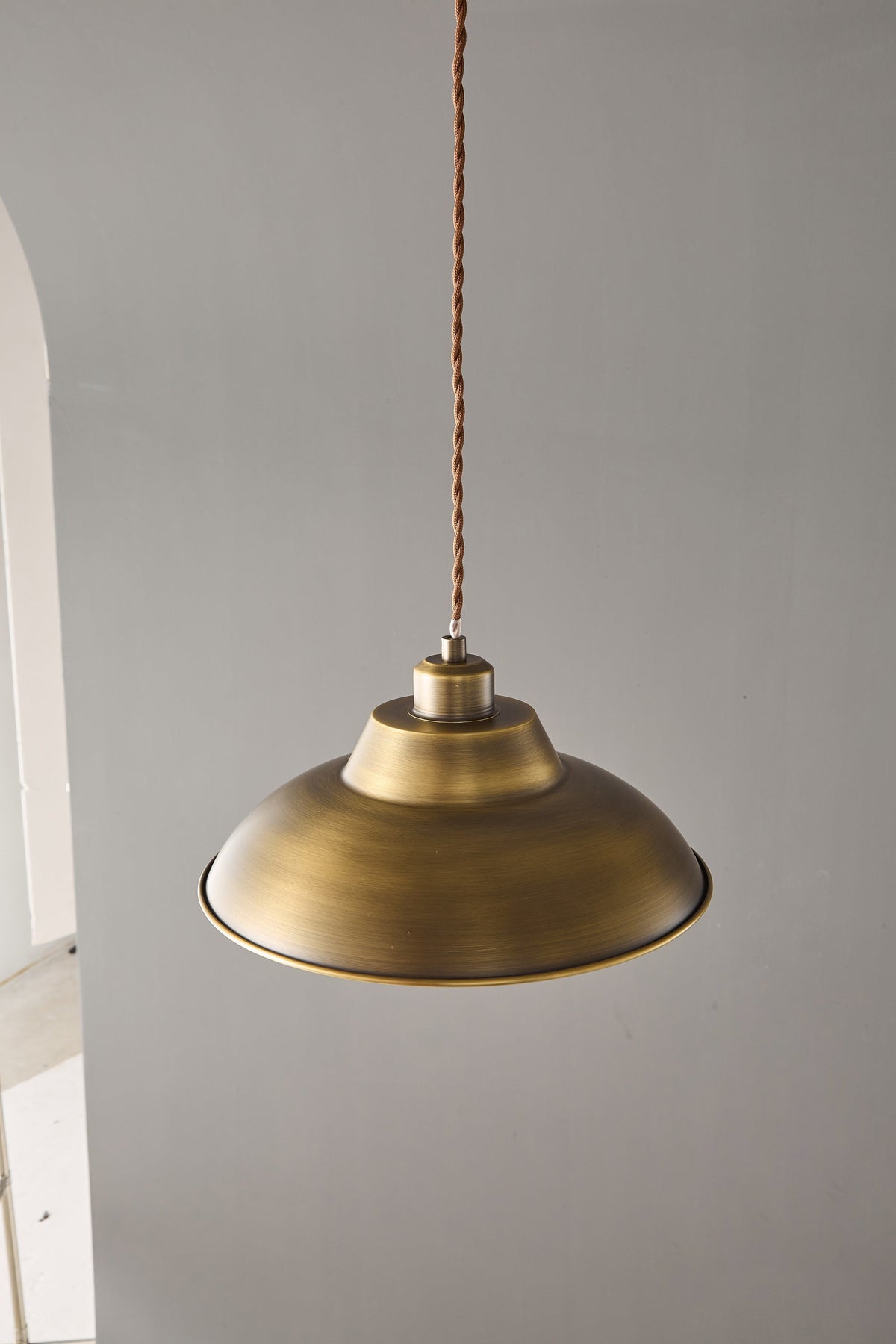 Aldorno Pendant Lamp – Antique Brass Geometric & Curved Modern Pendant Light