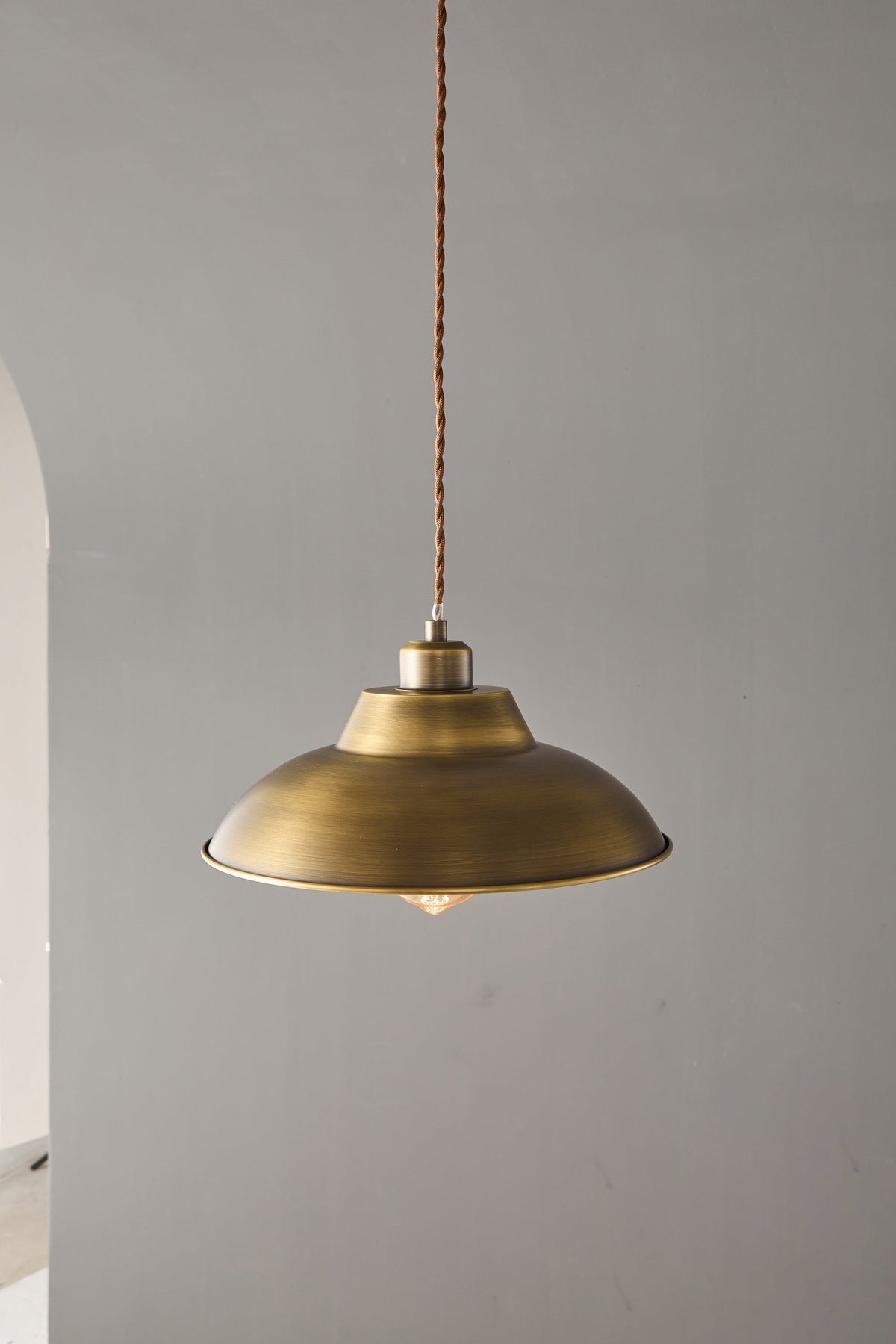 Aldorno Pendant Lamp – Antique Brass Geometric & Curved Modern Pendant Light