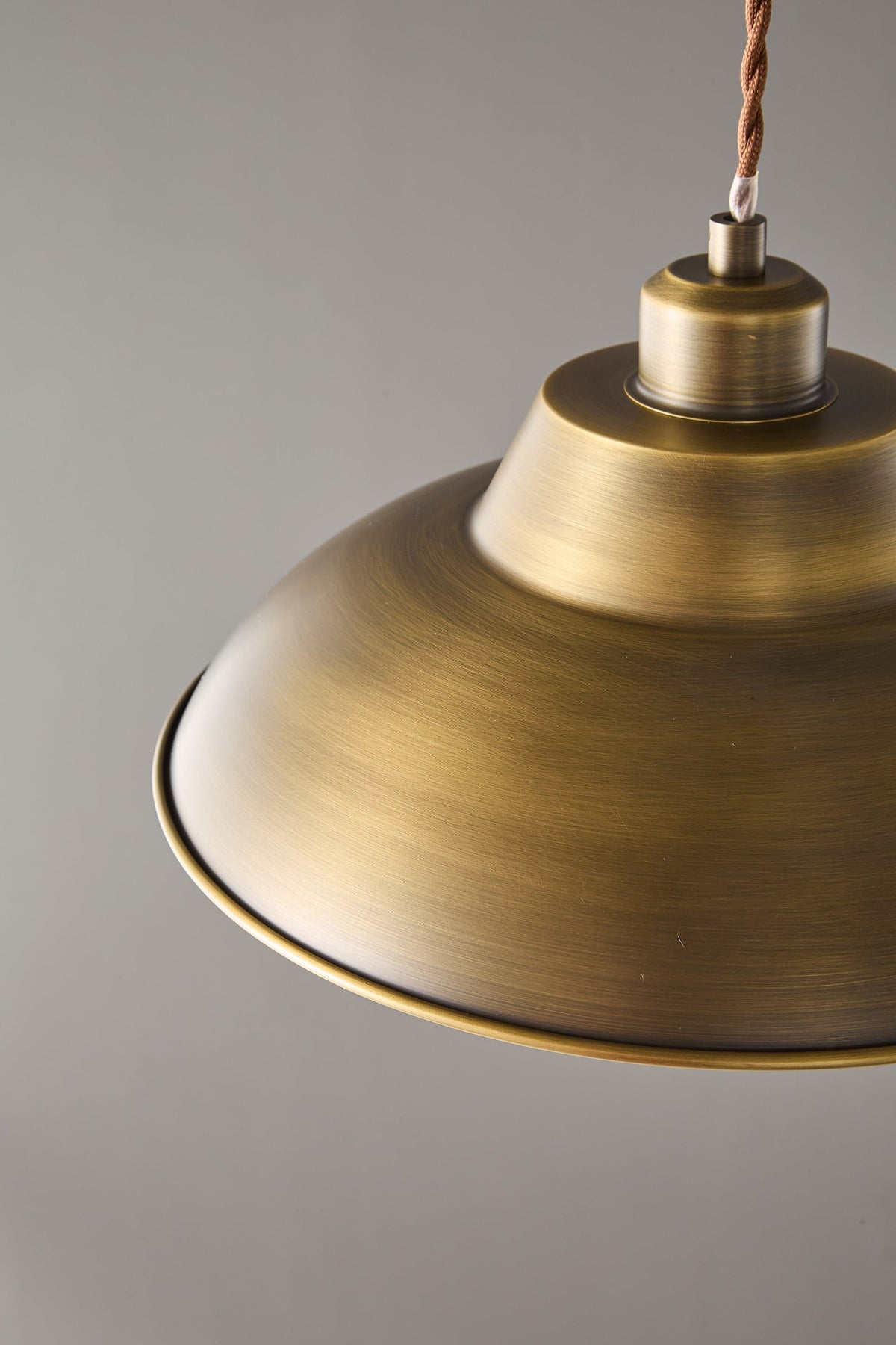 Aldorno Pendant Lamp – Antique Brass Geometric & Curved Modern Pendant Light