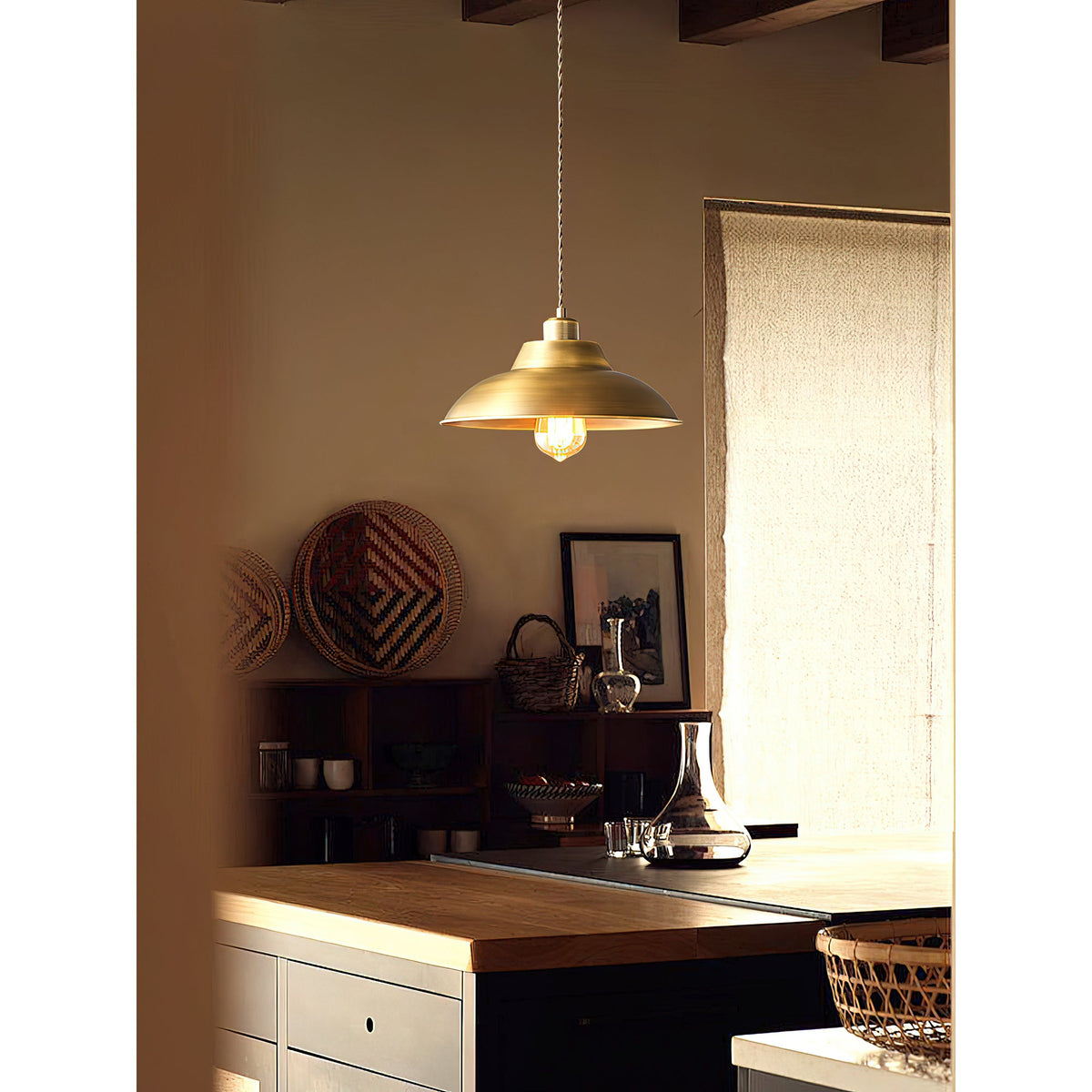 Aldorno Pendant Lamp – Antique Brass Geometric & Curved Modern Pendant Light
