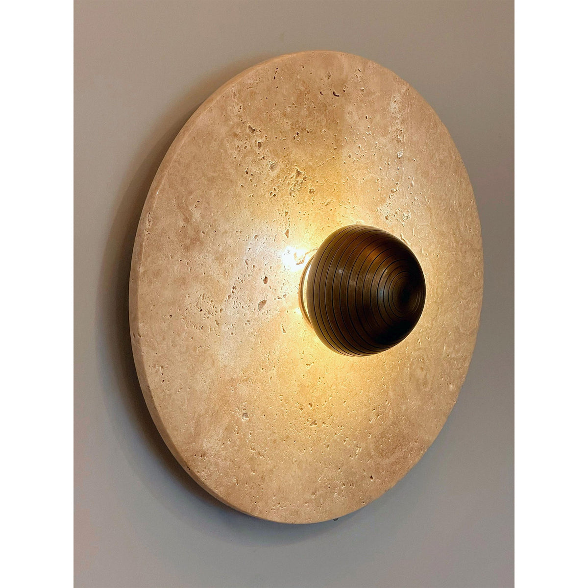 Alese Travertine Wall Lamp – Natural Stone & Mid-Century Modern Wall Sconce